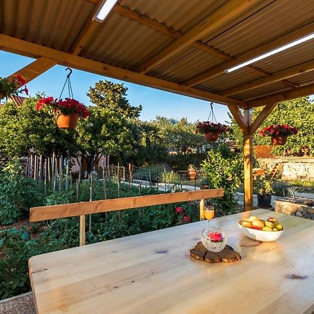 Vacation House Orange Вели-Лошинь Экстерьер фото