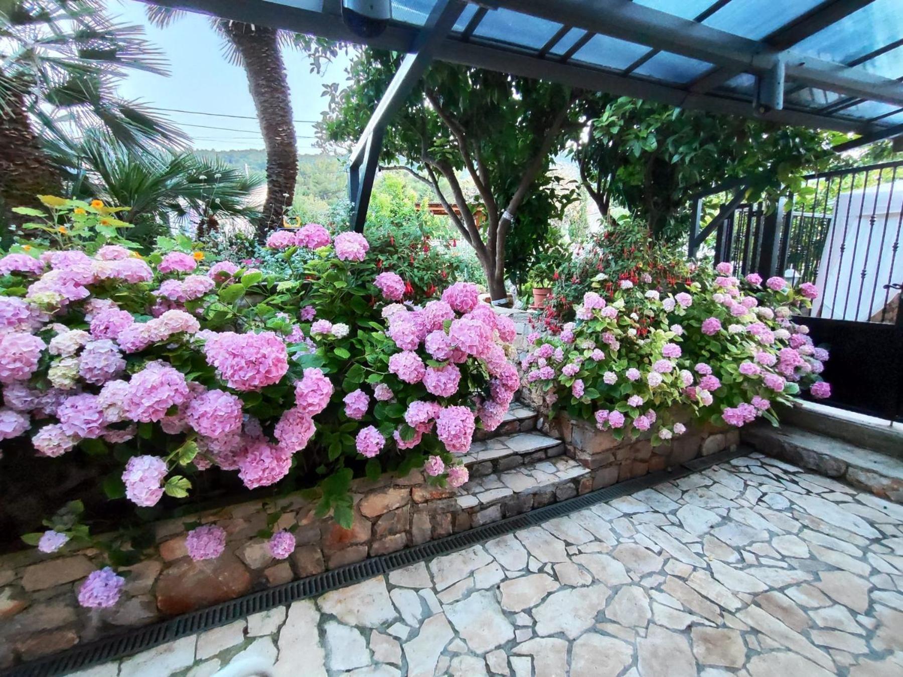 Vacation House Orange Вели-Лошинь Экстерьер фото