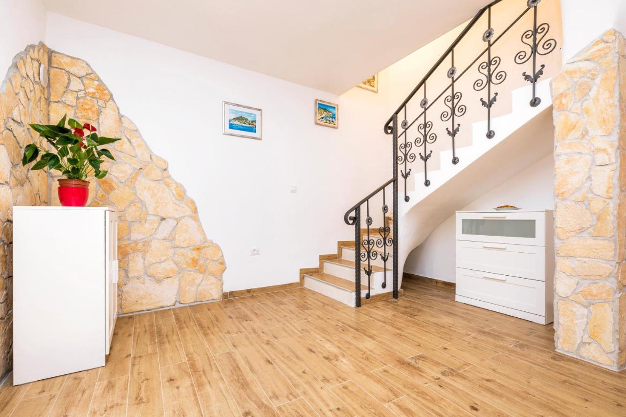 Vacation House Orange Вели-Лошинь Экстерьер фото